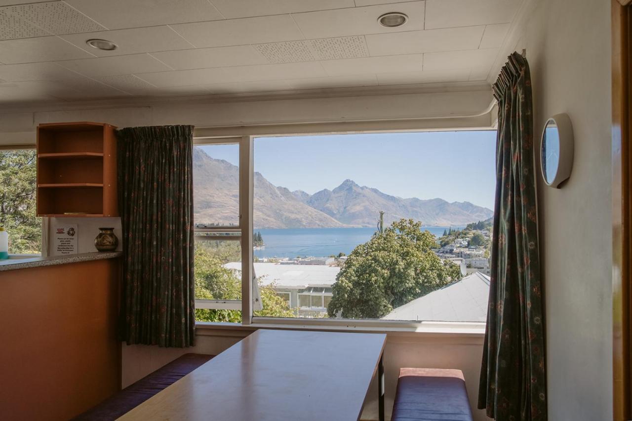 Hippo Lodge Backpackers Queenstown Exterior photo
